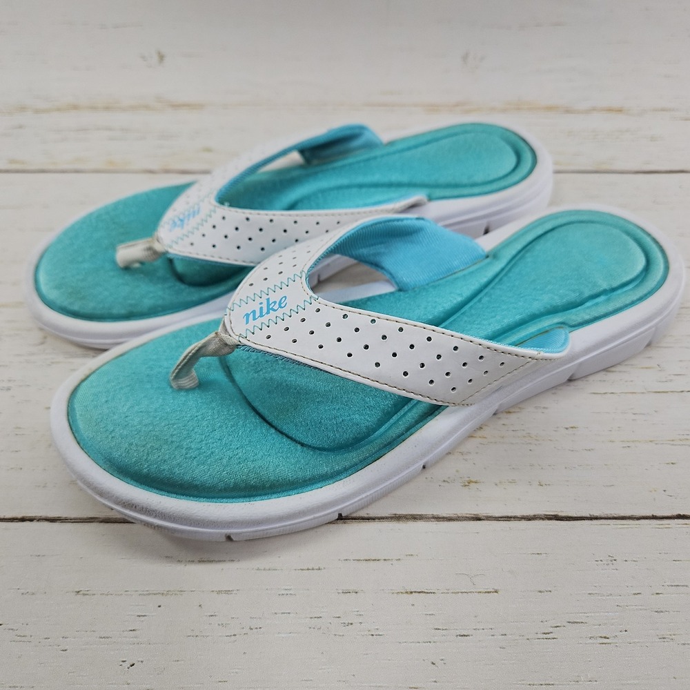 Nike Comfort Footbed Womens 7 White Teal Blue Thong Flip Flops Sandals Athletic
